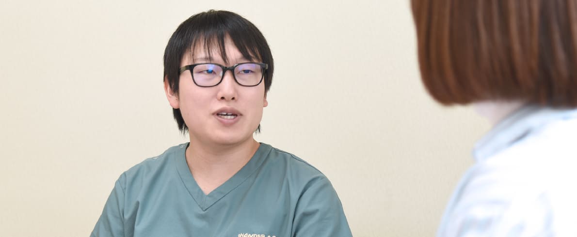 健診中の中根院長